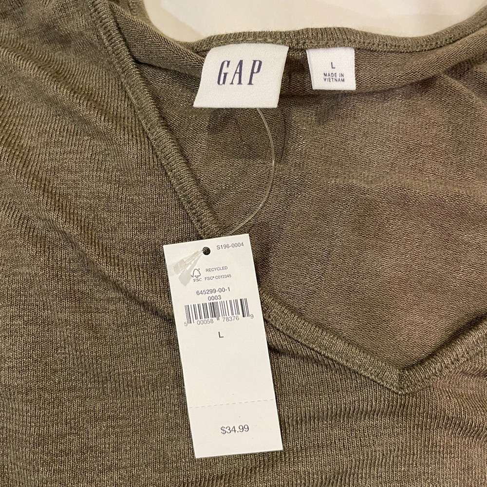 Gap NWT large lightweight dark green sweater